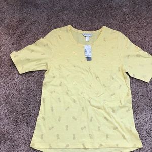 NWT Light yellow gold pineapple 🍍 T-shirt